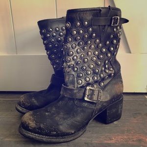 FRYE *distressed* studded Moto Boots